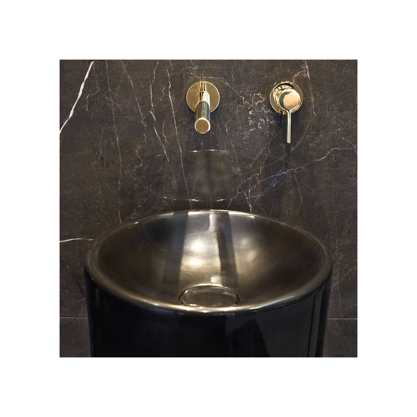 Umywalka Stojąco-Przyścienna Noemi S 40x40x84,5 cm Czarny Połysk P_S_062_01_0400_0000002 Marmorin Umywalka Stojąco-Przyścienna Noemi S 40x40x84,5 cm Czarny Połysk P_S_062_01_0400_0000002 Marmorin