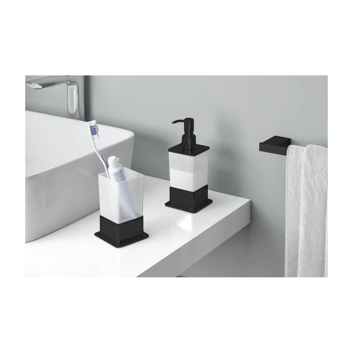 Dozownik Do Mydła Riko Czarny DOEX.1616BL Excellent Dozownik Do Mydła Riko Czarny DOEX.1616BL Excellent