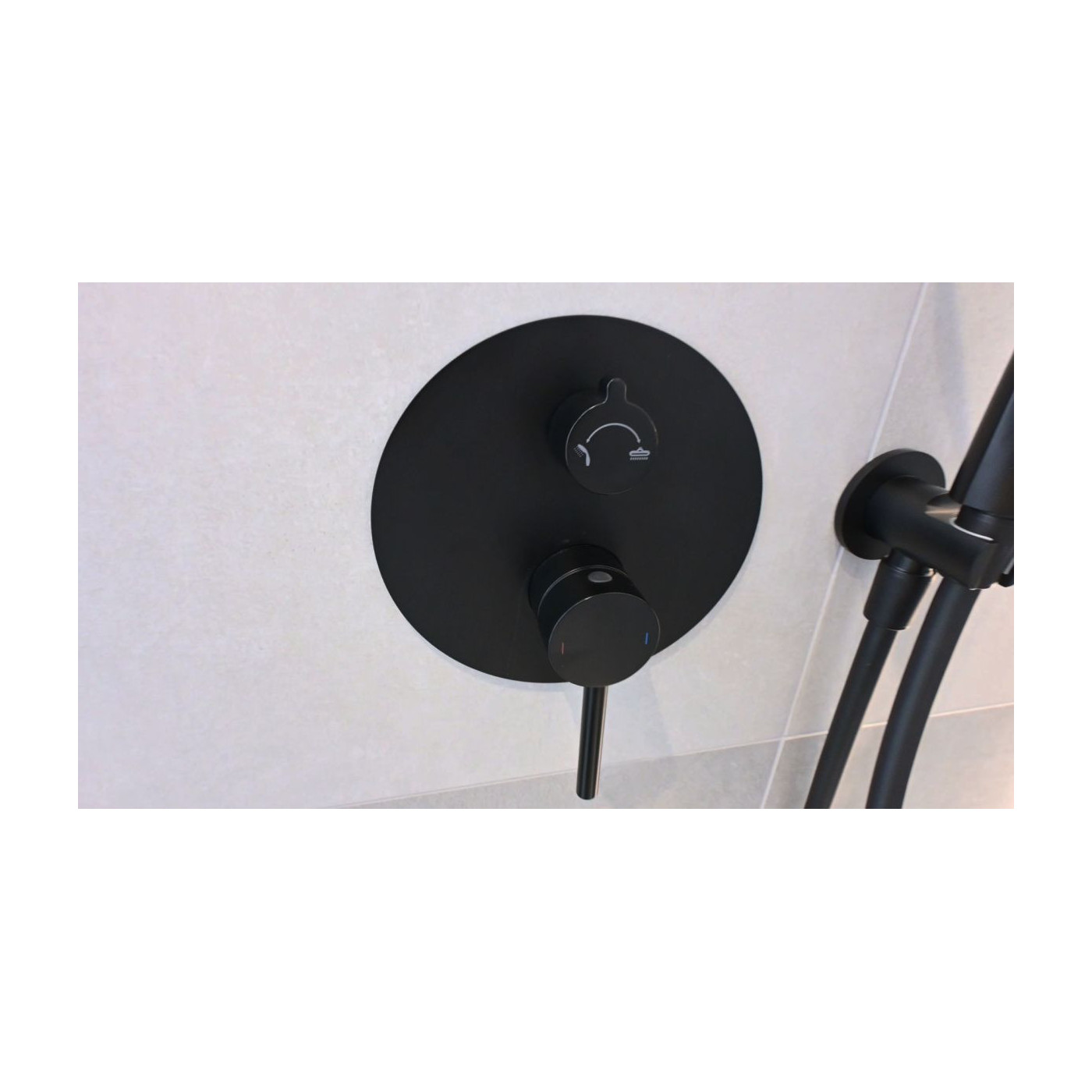 Bateria Prysznicowo-Wannowa Podtynkowa Fly Z Boxem 2-Wyjściowym Czarny Mat 03042BM Emporia Bateria Prysznicowo-Wannowa Podtynkowa Fly Z Boxem 2-Wyjściowym Czarny Mat 03042BM Emporia