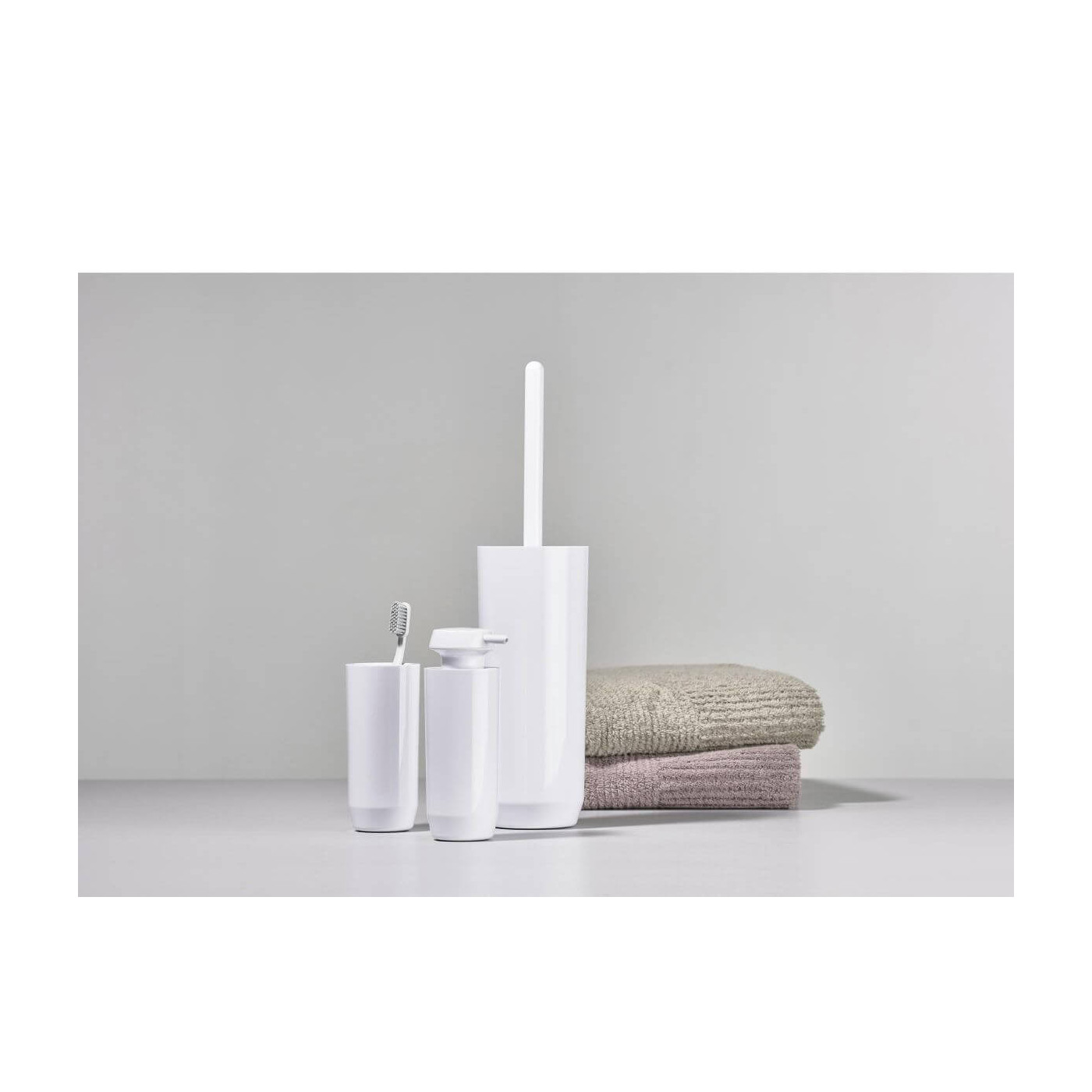 Kubek Na Szczoteczki Suii White 332163 Zone Denmark Kubek Na Szczoteczki Suii White 332163 Zone Denmark