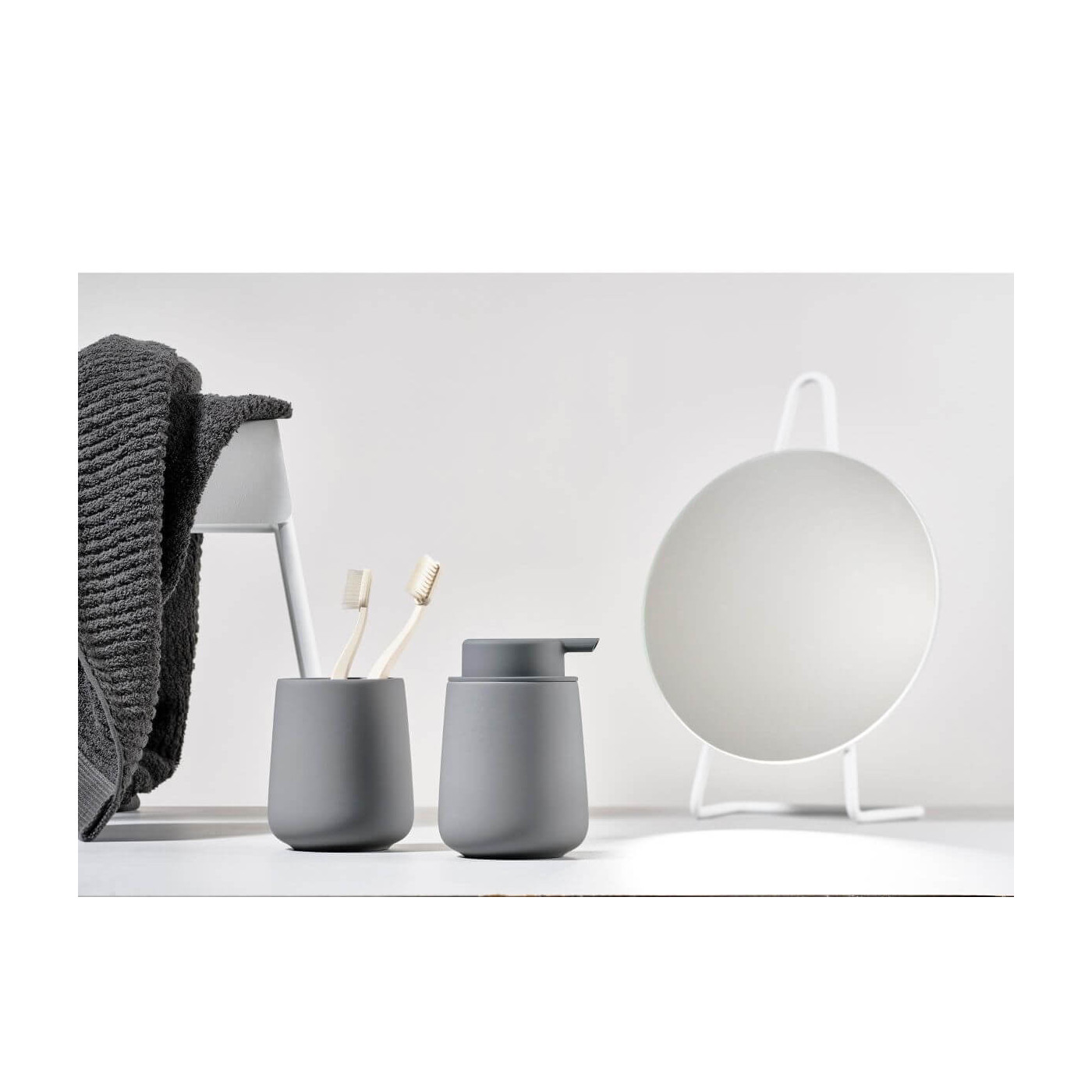 Kubek Na Szczoteczki Nova One Grey 331218 Zone Denmark Kubek Na Szczoteczki Nova One Grey 331218 Zone Denmark
