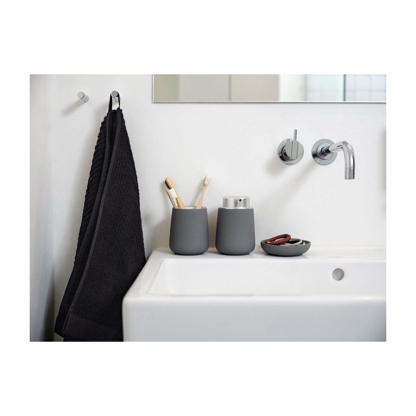 Ręcznik Classic 70x140 Black 330491 Zone Denmark Ręcznik Classic 70x140 Black 330491 Zone Denmark